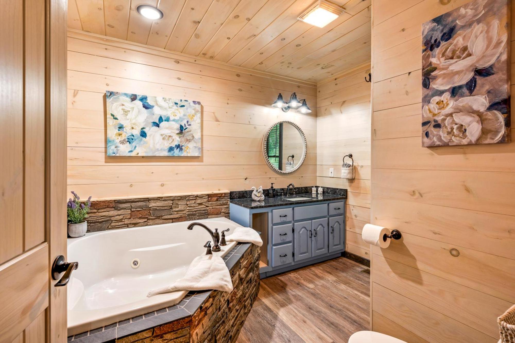 Lil Cabin In The Cove! Mtn Views, Theater, Hot Tub, Games, King Beds, Prime Location! Сев'єрвілл Екстер'єр фото