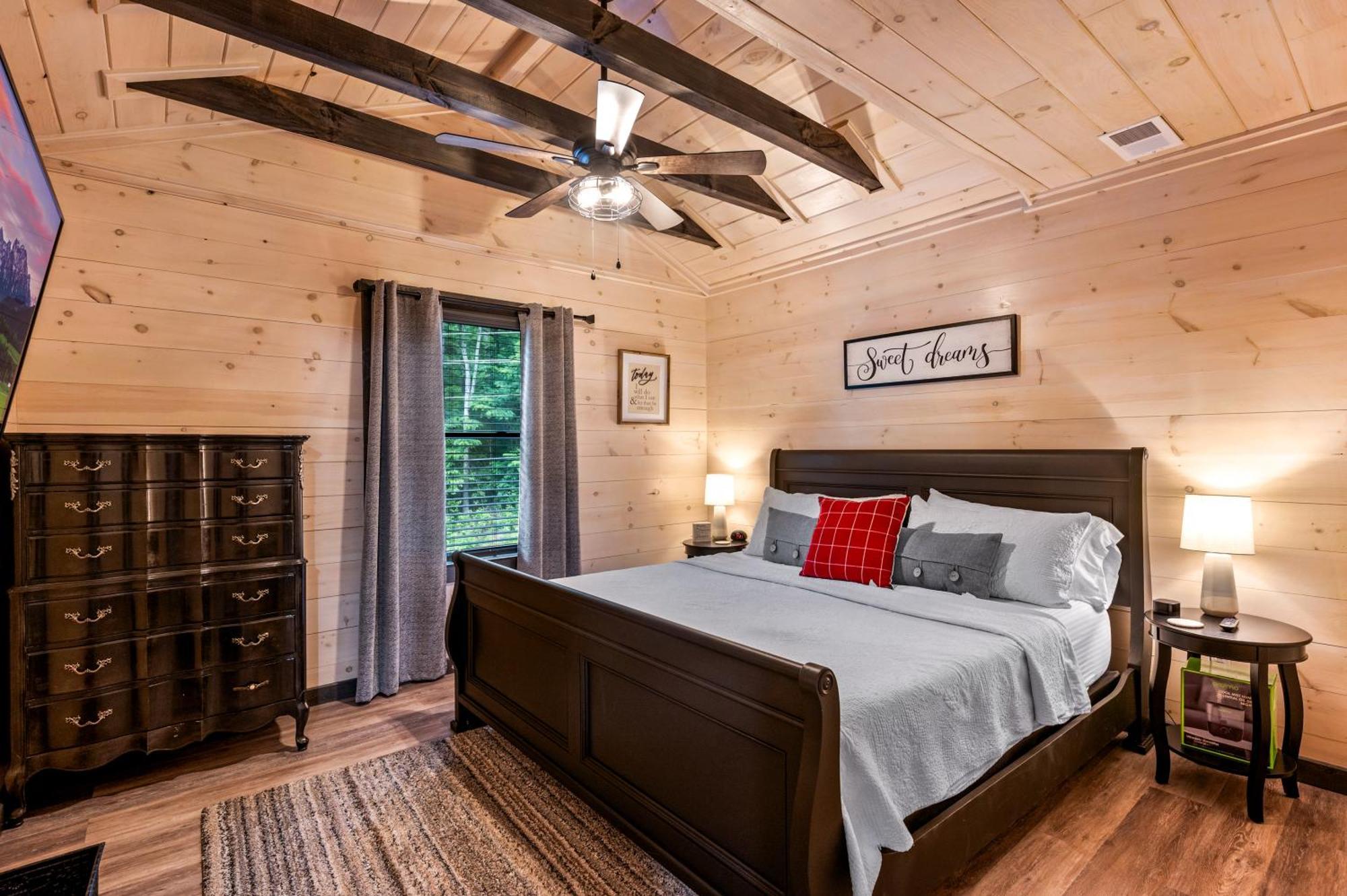 Lil Cabin In The Cove! Mtn Views, Theater, Hot Tub, Games, King Beds, Prime Location! Сев'єрвілл Екстер'єр фото