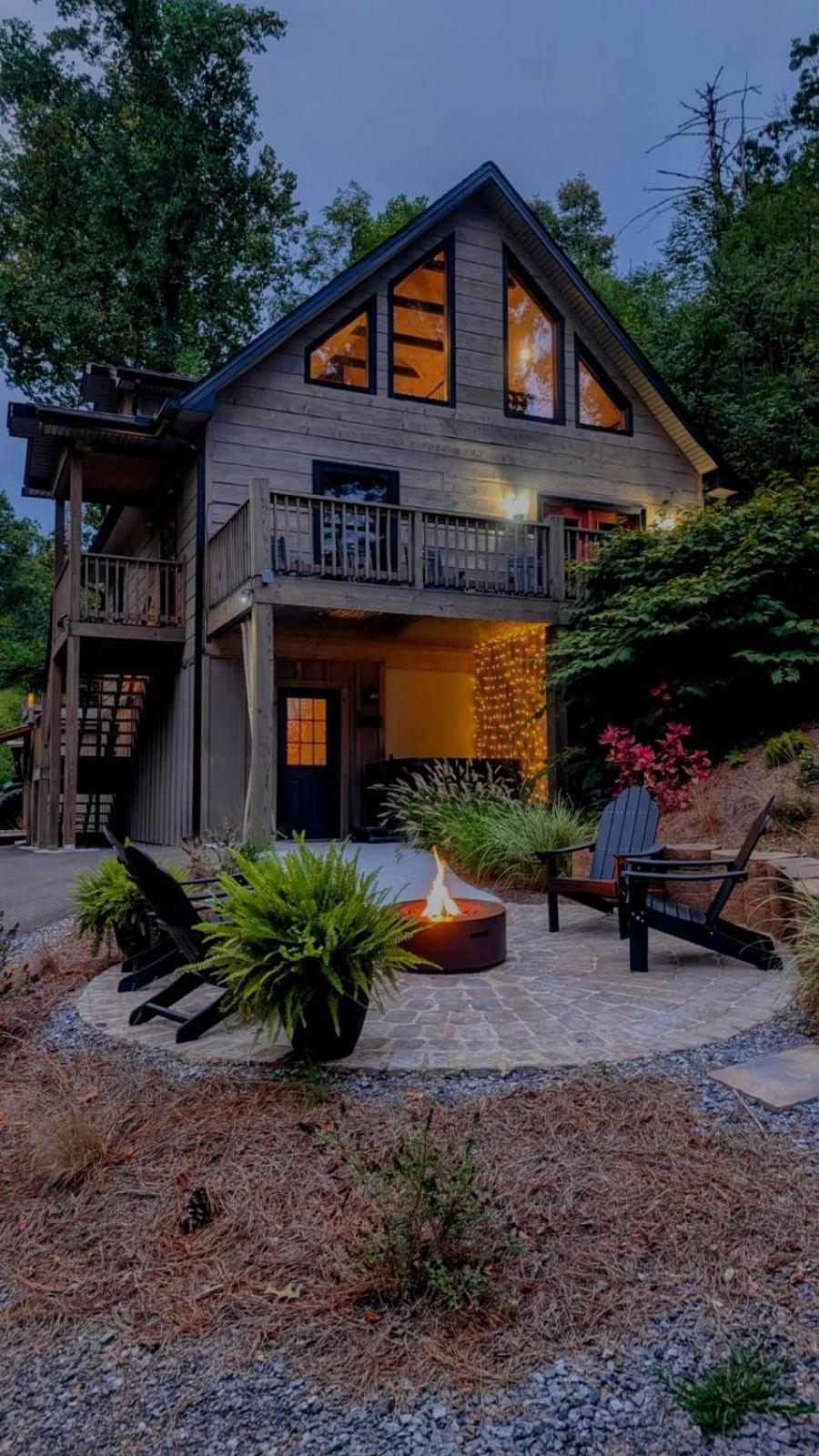 Lil Cabin In The Cove! Mtn Views, Theater, Hot Tub, Games, King Beds, Prime Location! Сев'єрвілл Екстер'єр фото