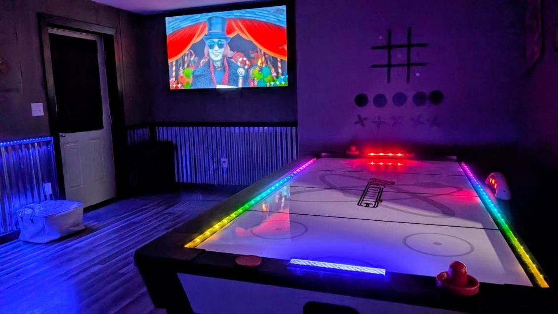 Lil Cabin In The Cove! Mtn Views, Theater, Hot Tub, Games, King Beds, Prime Location! Сев'єрвілл Екстер'єр фото